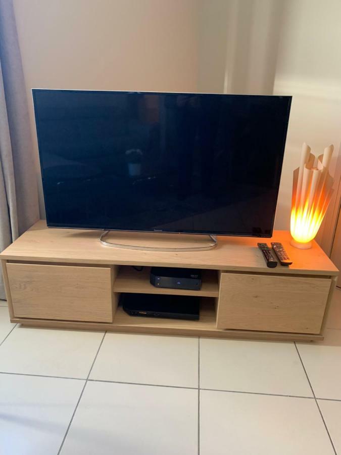 De 100m² Bien Situe Apartment *