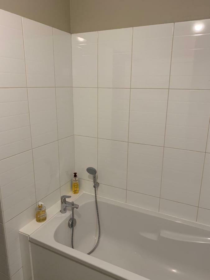 De 100m² Bien Situé Appartement *