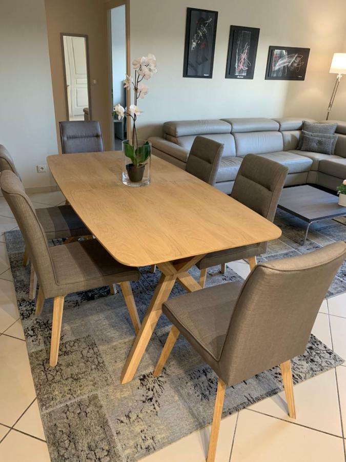 De 100m² Bien Situe Apartment